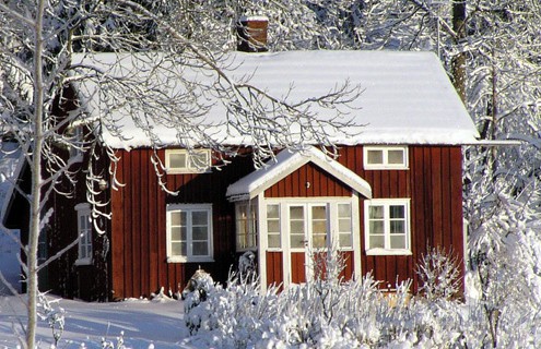 Winter roof damage from heavy snowfall and freezing conditions