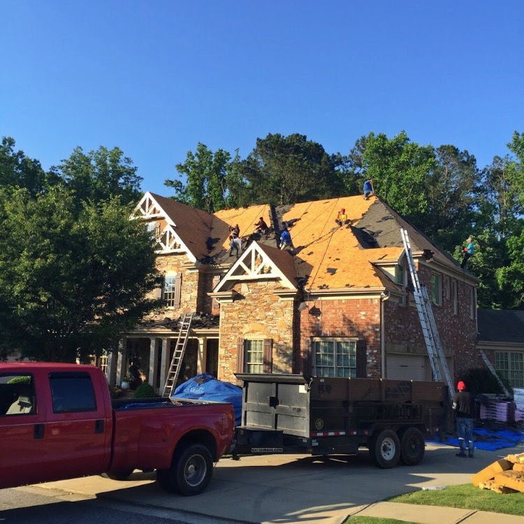 installation and maintenance of industrial and commercial roofing systems infographic