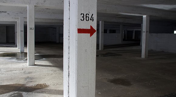 Building support columns commercial flat roof collapse