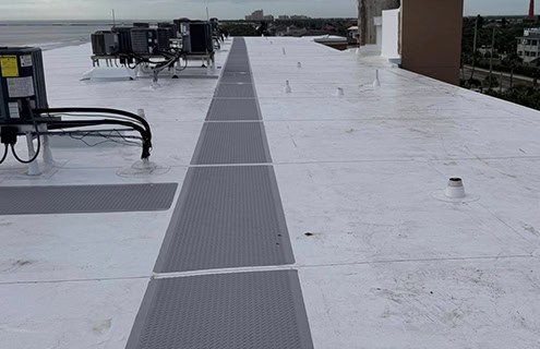 commercial low slope roof installation tpo membrane